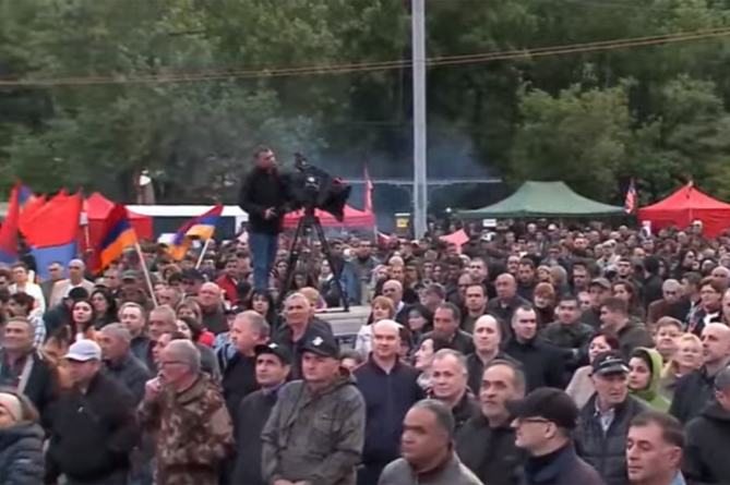 Протесты в Ереване, день девятый: в столице Армении стартовало шествие Движения сопротивления Протесты в Ереване, день девятый: в столице Армении стартовало шествие Движения сопротивления