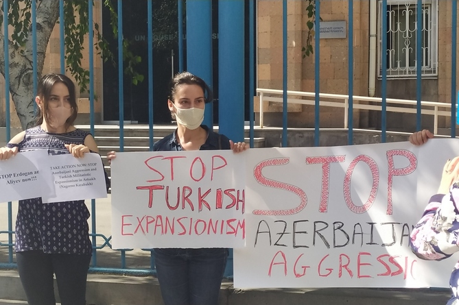 Акция в Ереване: от ООН требуют добиться прекращения турецко-азербайджанской агрессии против Арцаха (ФОТО, ВИДЕО)