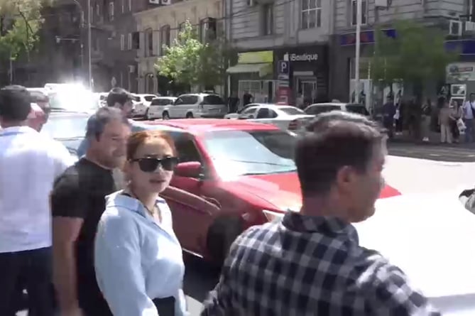  Новые акции в Ереване: оппозиционные активисты перекрыли ряд крупных улиц
