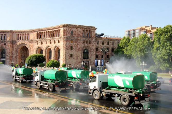Парад поливальных машин в Ереване-5