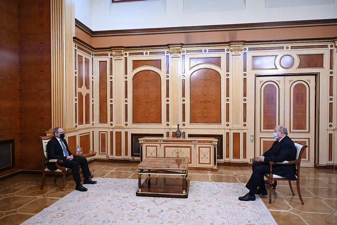 Փաշինյանն ու Սարգսյանը քննարկել են Հայաստանի առջև ծառացած մարտահրավերները (ՎԻԴԵՈ)