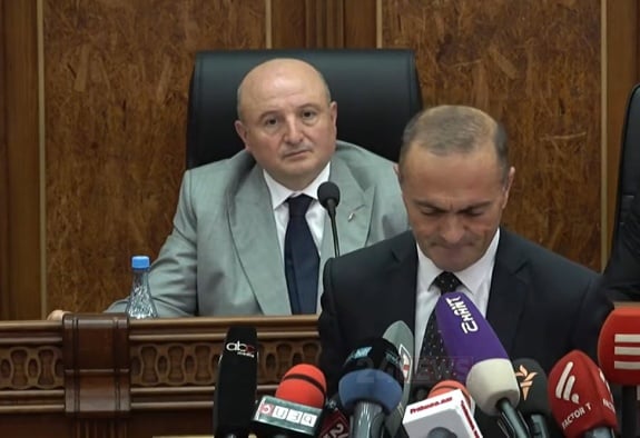 Գյումրու քաղաապետ Վարդան Ղուկասյանը 2 ամսով կալանավորվեց
