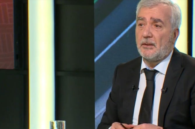 Глава комиссии НС РА по обороне ответил на обвинения во вседозволенности и провале реформ в армии на фоне пожара, унесшего жизни 15 человек (ВИДЕО) Глава комиссии НС РА по обороне ответил на обвинения во вседозволенности и провале реформ в армии на фоне пожара, унесшего жизни 15 человек (ВИДЕО)