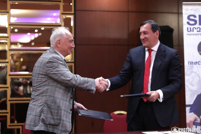 «Մենք կհաղթենք, Հայաստանը կհաղթի». Tigran Arzakantsyan Foundation–ն ու Դեմկուսը միասին կմասնակցեն ընտրություններին (ՖՈՏՈ, ՎԻԴԵՈ) «Մենք կհաղթենք, Հայաստանը կհաղթի». Tigran Arzakantsyan Foundation–ն ու Դեմկուսը միասին կմասնակցեն ընտրություններին (ՖՈՏՈ, ՎԻԴԵՈ)