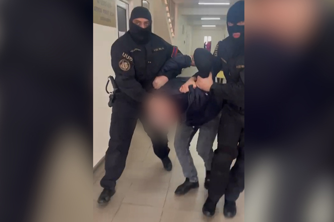 В Ереване раскрыты множественные случаи получения взятки чиновником одной из префектур (ВИДЕО) В Ереване раскрыты множественные случаи получения взятки чиновником одной из префектур (ВИДЕО)