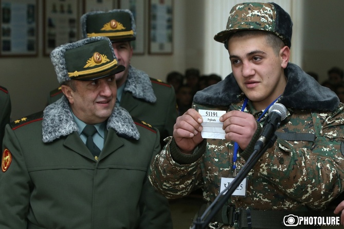 Армия, "уголовка" или 5,5 млн. драмов: армянский депутат - о "перспективах" уклонистов (ВИДЕО) Армия, "уголовка" или 5,5 млн. драмов: армянский депутат - о "перспективах" уклонистов (ВИДЕО)