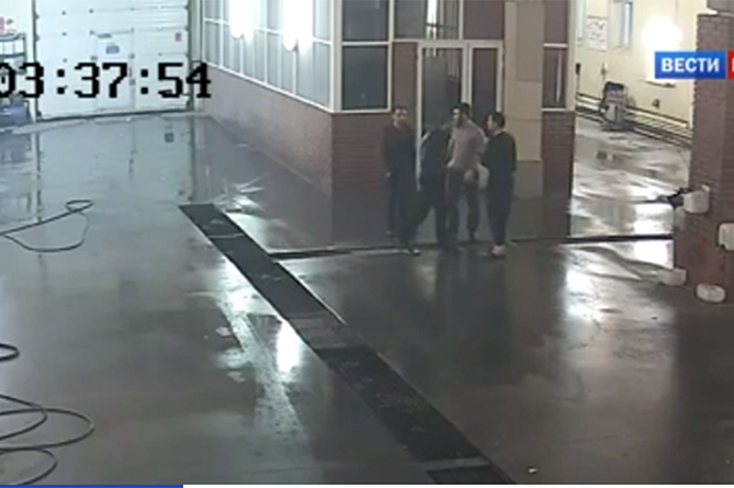 Москвич одним ударом убил работника автомойки, отказавшего мыть его машину (ВИДЕО)