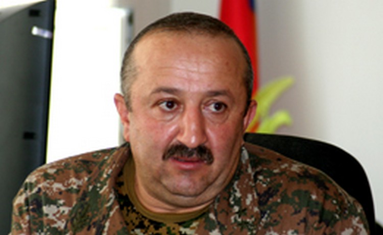 Министр обороны НКР обратил внимание сопредседателей на провокации со стороны азербайджанских военнослужащих