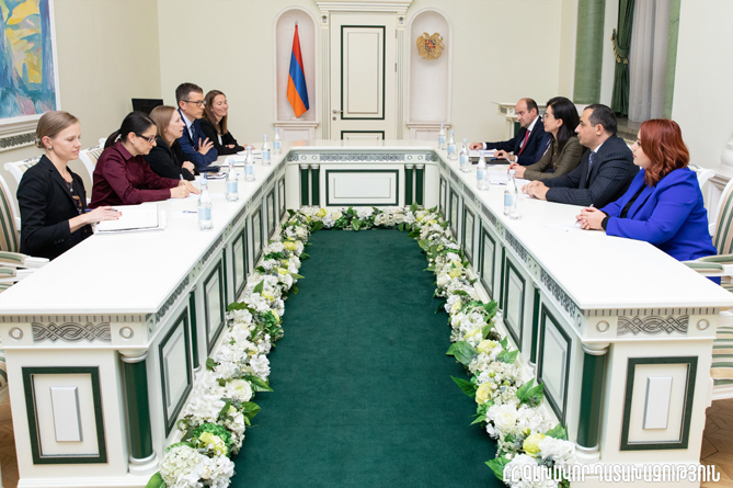 Գլխավոր դատախազը ԱՄՆ դեսպանի հետ քննարկել է համագործակցությունը զարգացնելու օրակարգը Գլխավոր դատախազը ԱՄՆ դեսպանի հետ քննարկել է համագործակցությունը զարգացնելու օրակարգը