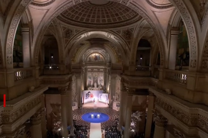 Во Франции проходит церемония перезахоронения в Пантеоне героя Сопротивления Мисака Манушяна