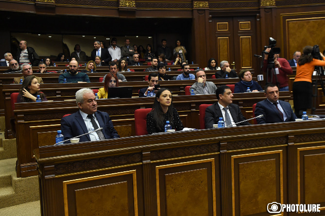 В Армении вспоминают жертв событий 1 марта 2008 года