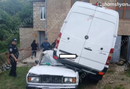 Ողբերգական ավտովթար՝ Տավուշում․ Mercedes Sprinter–ը 2 մետր բարձրությունից ընկել է 07–ի վրա