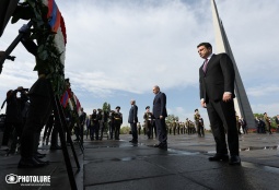 Высшее руководство Армении почтило память жертв Геноцида армян в Османской империи 