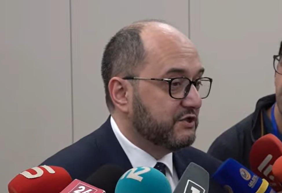 Глава аппарата премьера Армении заявил об интенсивных контактах с Азербайджаном и назвал направления