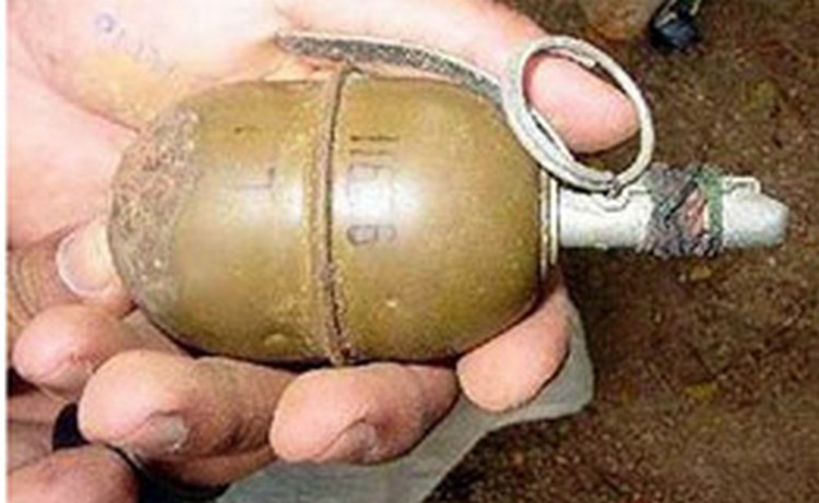 Неизвестные привязали гранату к двери квартиры экс-ректора Ереванского медуниверситета - СМИ