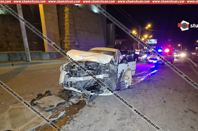 Խոշոր ավտովթար Երևանի գլխավոր պողոտաներից մեկում՝ 5 մեքենաների մասնակցությամբ. հրապարակվել են վթարի պահի կադրերը (ՎԻԴԵՈ) Խոշոր ավտովթար Երևանի գլխավոր պողոտաներից մեկում՝ 5 մեքենաների մասնակցությամբ. հրապարակվել են վթարի պահի կադրերը (ՎԻԴԵՈ)