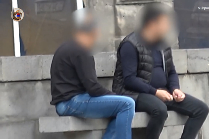 5մլն դրամի դիմաց խոստացել է կազմակերպել գերության մեջ գտնվող զինծառայողի ազատումը. ԱԱԾ-ն խարդախության դեպք է բացահայտել (ՎԻԴԵՈ) 5մլն դրամի դիմաց խոստացել է կազմակերպել գերության մեջ գտնվող զինծառայողի ազատումը. ԱԱԾ-ն խարդախության դեպք է բացահայտել (ՎԻԴԵՈ)