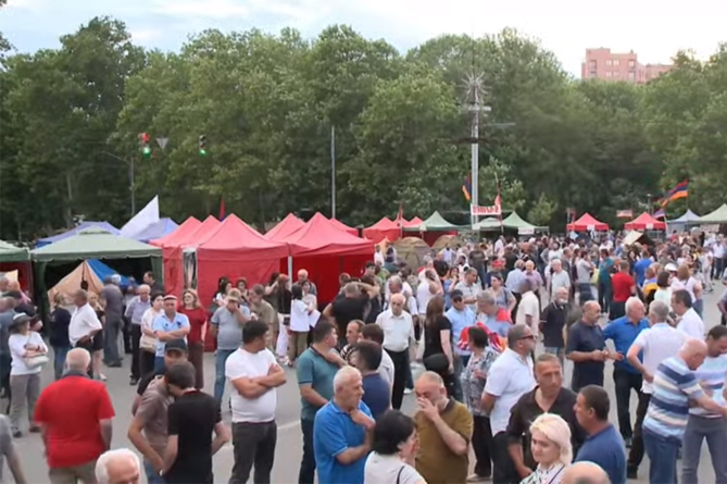 Очередной митинг оппозиции стартовал в Ереване