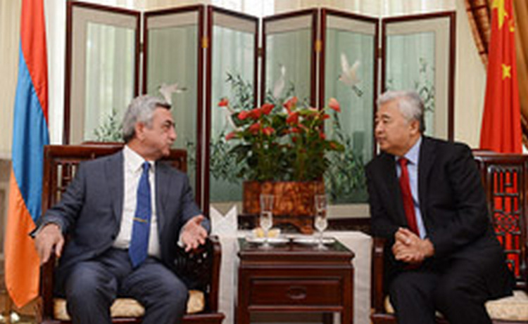 Президент Армении поздравил китайский народ с национальным праздником