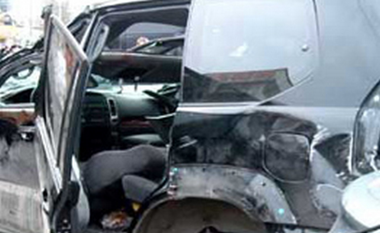 Водитель легковушки погиб на месте при столкновении с грузовиком на автотрассе в Армении