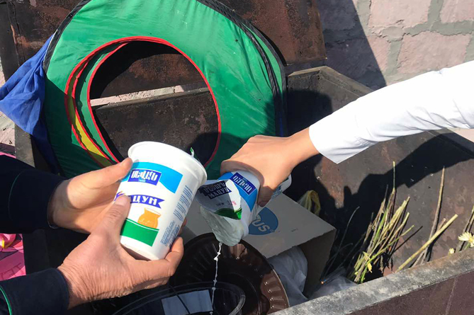 Сметана из солдатского пайка, а также просроченные продукты были обнаружены в детсадах Армении (ФОТО)
