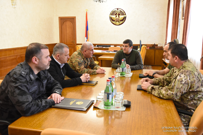 Президент Арцаха обсудил с силовиками вызовы безопасности из-за четырехмесячной блокады со стороны Азербайджана
