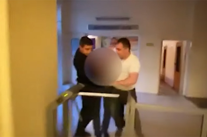 Ձերբակալվել է 40–ամյա տղամարդը, ով փորձել է հեծանիվով վրաերթի ենթարկել պատգամավորին, սեռական հայհոյանքներ է հնչեցրել (ՎԻԴԵՈ)