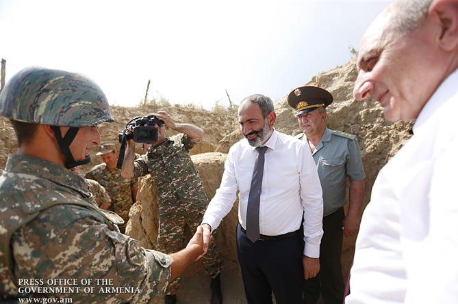 ՀՀ վարչապետն Արցախի նախագահի ուղեկցությամբ այցելել է առաջնագիծ (ՎԻԴԵՈ)