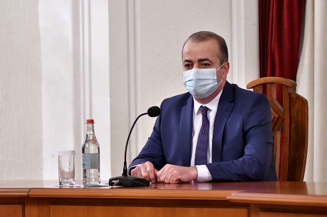 ԱԱԾ նորանշանակ տնօրեն. ցանկացած պաշտոնյա անկախ իր պատկանելիությունից՝ անօրինականության դեպքում արժանանալու է օրենքով սահմանված բոլոր պատիժներին (ՎԻԴԵՈ) ԱԱԾ նորանշանակ տնօրեն. ցանկացած պաշտոնյա անկախ իր պատկանելիությունից՝ անօրինականության դեպքում արժանանալու է օրենքով սահմանված բոլոր պատիժներին (ՎԻԴԵՈ)