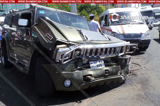 В сети появились кадры чудовищного ДТП в Ереване, в котором погиб ребенок (ВИДЕО)