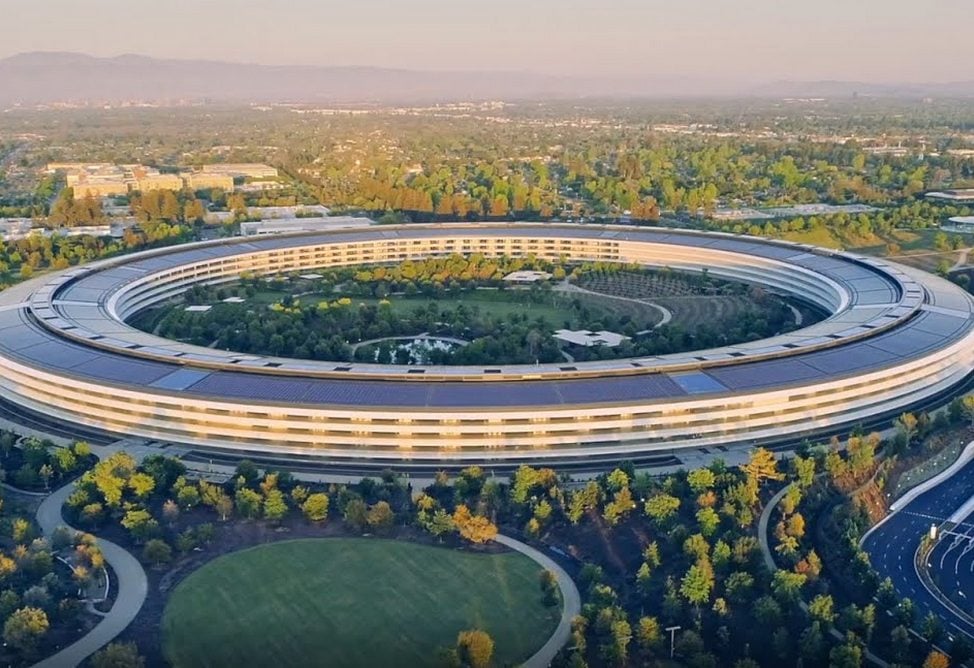 Apple стала самой дорогой компанией мира, опередив Nvidia