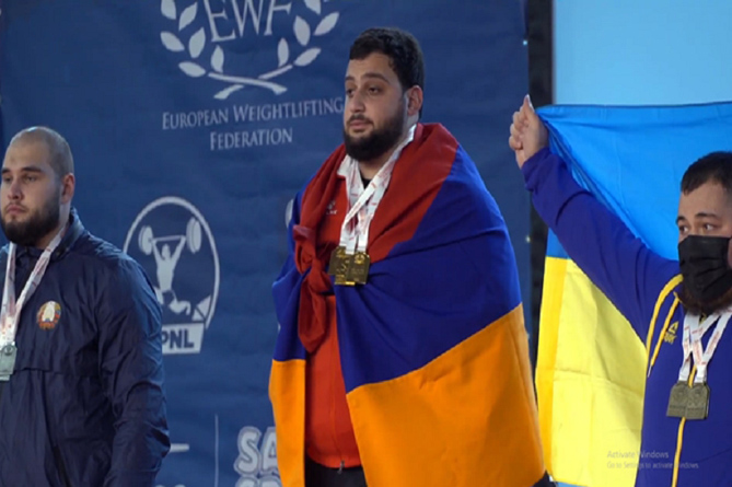 Молодежная сборная Армении по числу медалей заняла первое место на ЧЕ по тяжелой атлетике