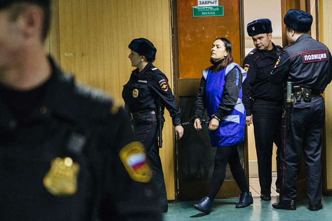 СКР призывает журналистов не гоняться за сенсациями, публикуя показания психически больной женщины, обвиняемой в убийстве СКР призывает журналистов не гоняться за сенсациями, публикуя показания психически больной женщины, обвиняемой в убийстве
