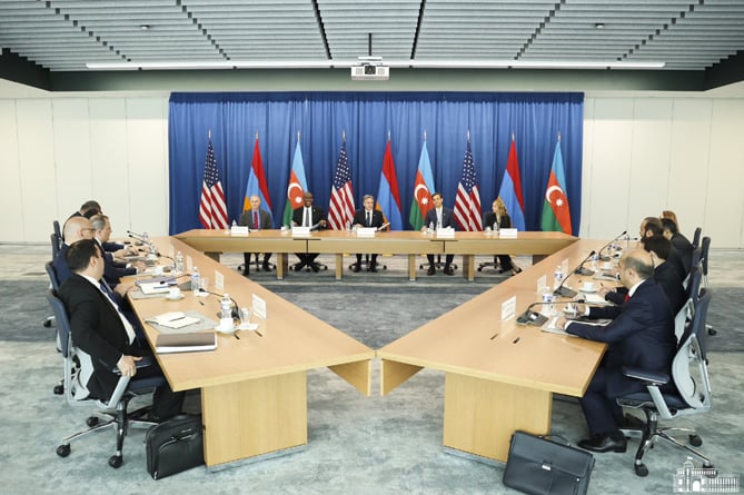 Мирзоян на встрече с Блинкеном и Байрамовым поднял вопросы, решение которых является ключевым для мира в регионе