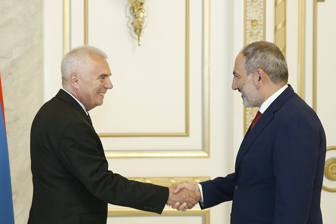 Пашинян попрощался с экс-главой делегации ЕС Свитальским, назвав его другом армянского народа