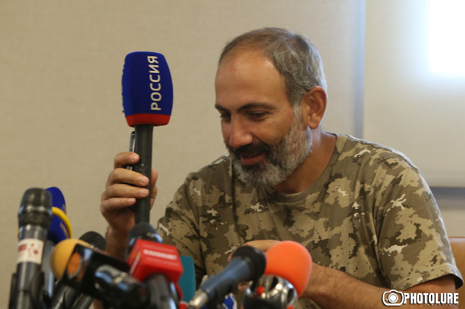 Пашинян пояснил свое заявление "либо я стану премьером Армении, либо никто"