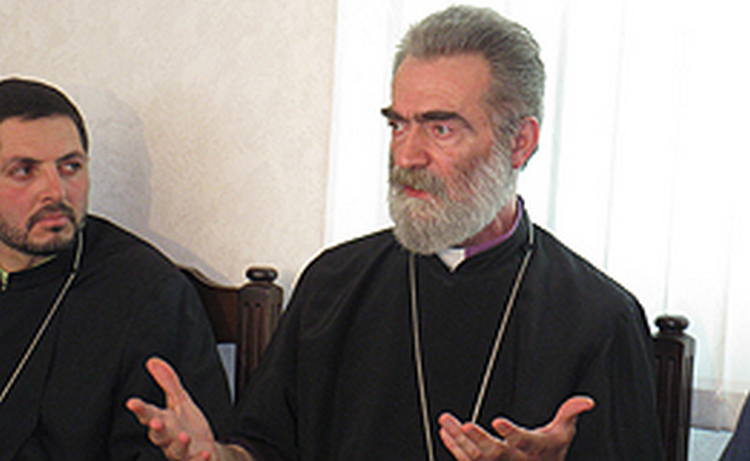 Карабахский архиепископ поздравил Бако Саакяна с переизбранием на должность президента НКР