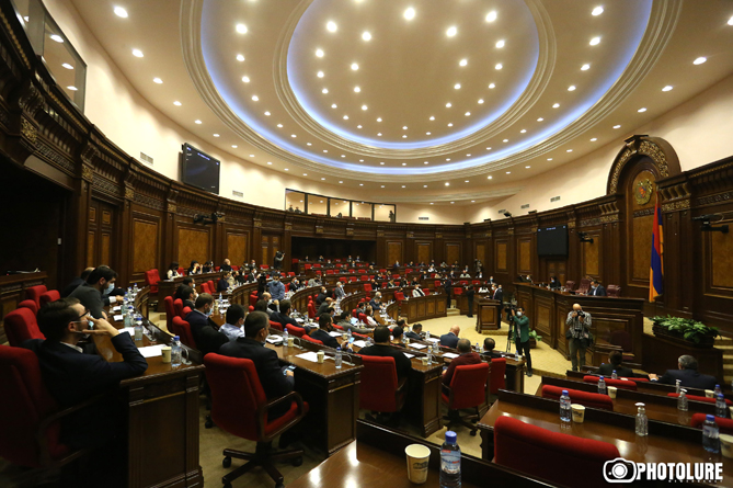 Спикер парламента Армении не явился на заседание совета НС. Оппозиция заявила о неуважении