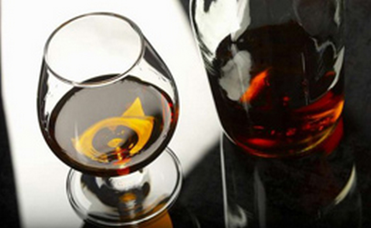 Երևանում կեղծ ալկոհոլային խմիչք պատրաստող է ձերբակալվել. ՊԵԿ