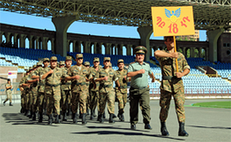 В юбилейной 15-ой всеармейской спартакиаде в Ереване принимают участие около 400 военнослужащих из Армении и Карабаха