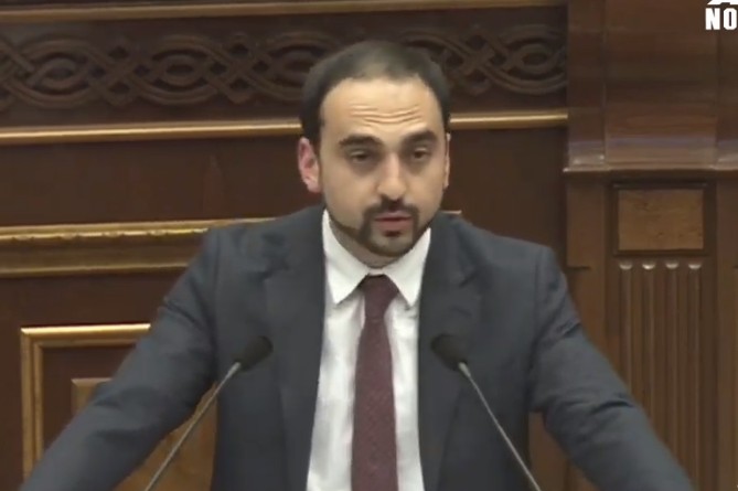 Парламент Армении обсуждает продление режима ЧП из-за коронавируса (ВИДЕО) 