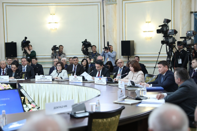Ալեն Սիմոնյանն ու Ադրբեջանի Մեջլիսի նախագահը բանավիճել են (ՎԻԴԵՈ) Ալեն Սիմոնյանն ու Ադրբեջանի Մեջլիսի նախագահը բանավիճել են (ՎԻԴԵՈ)