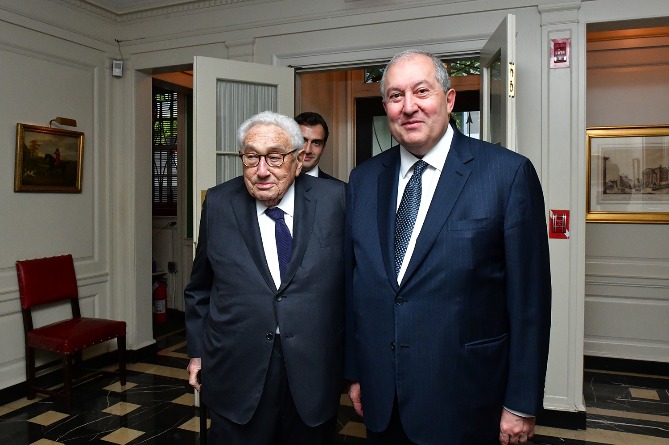 Նախագահ Սարգսյանը Հենրի Քիսինջերին հրավիրել է այցելել Հայաստան