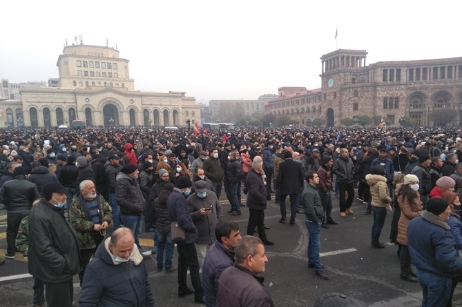 Армянская оппозиция проводит митинг в центре Еревана
