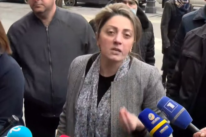 Акция протеста в Ереване: власти Армении обещали ответить на требования родителей солдат-срочников через 2 недели Акция протеста в Ереване: власти Армении обещали ответить на требования родителей солдат-срочников через 2 недели