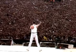 Мадонна шутила, Фил Коллинз летал, Queen блистали: легендарному Live Aid - 40 лет (ФОТО)