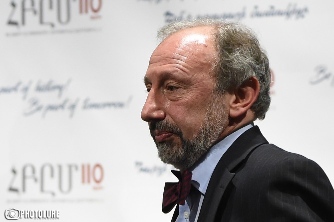 Հանրային ռադիոյի տնօրեն Մարկ Գրիգորյանը հրաժարական է տվել անձնակազմի պահանջով