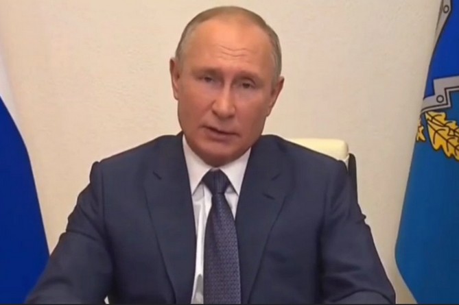 Путин: "Важно сообща помочь пострадавшим в районе боевых действий в Карабахе людям" Путин: "Важно сообща помочь пострадавшим в районе боевых действий в Карабахе людям"