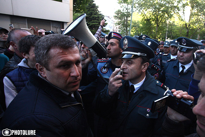 Полиция даст оценку приводу журналистов в ходе акции протеста в Ереване Полиция даст оценку приводу журналистов в ходе акции протеста в Ереване
