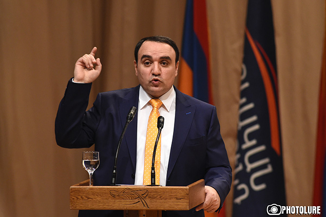 Արթուր Բագդասարյանը քվեարկեց «հանուն Հայատանի նորարարական զարգացման» Արթուր Բագդասարյանը քվեարկեց «հանուն Հայատանի նորարարական զարգացման»